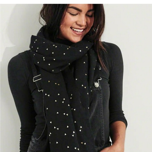 Hollister Knit Black Scarf with Gold Triangles NWT - Picture 1 of 3